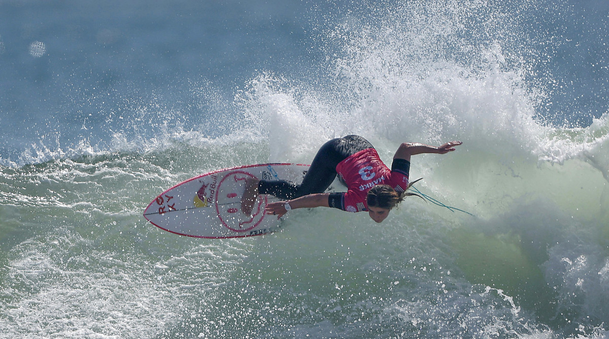 Caroline Marks surfing in a tournament.